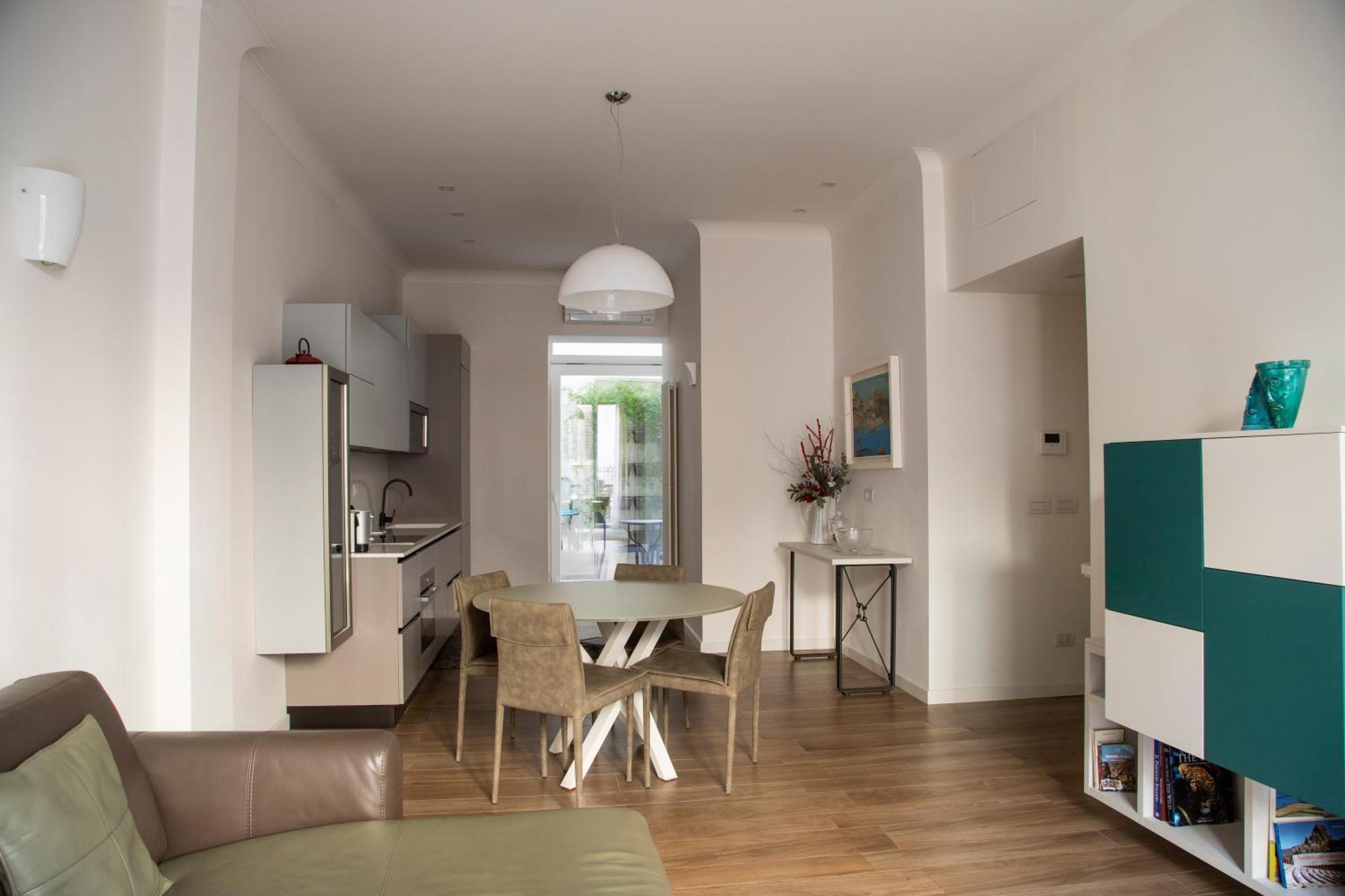 La Casa Di Nausicaa - Aurora Apartment Reggio di Calabria Bagian luar foto