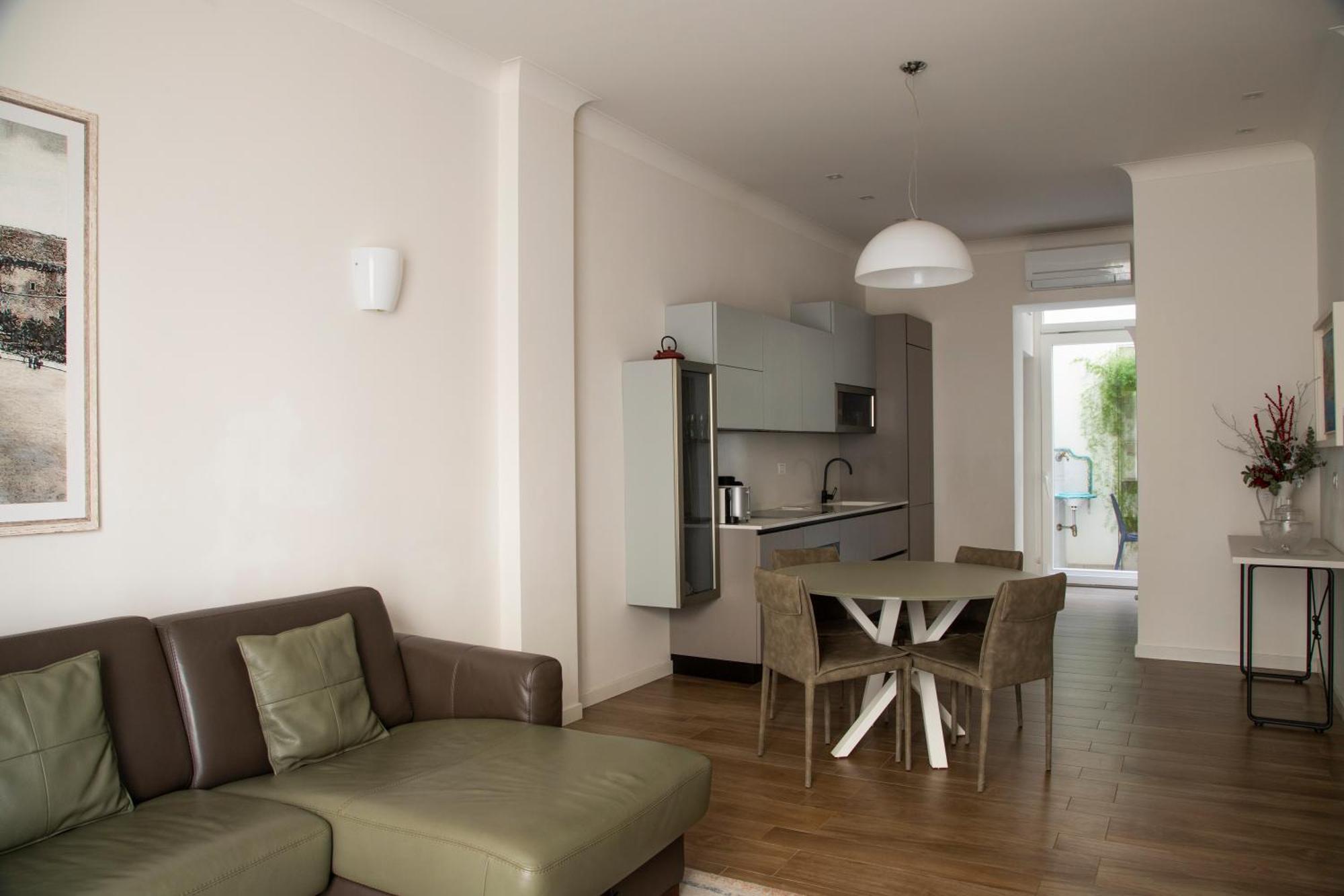 La Casa Di Nausicaa - Aurora Apartment Reggio di Calabria Bagian luar foto